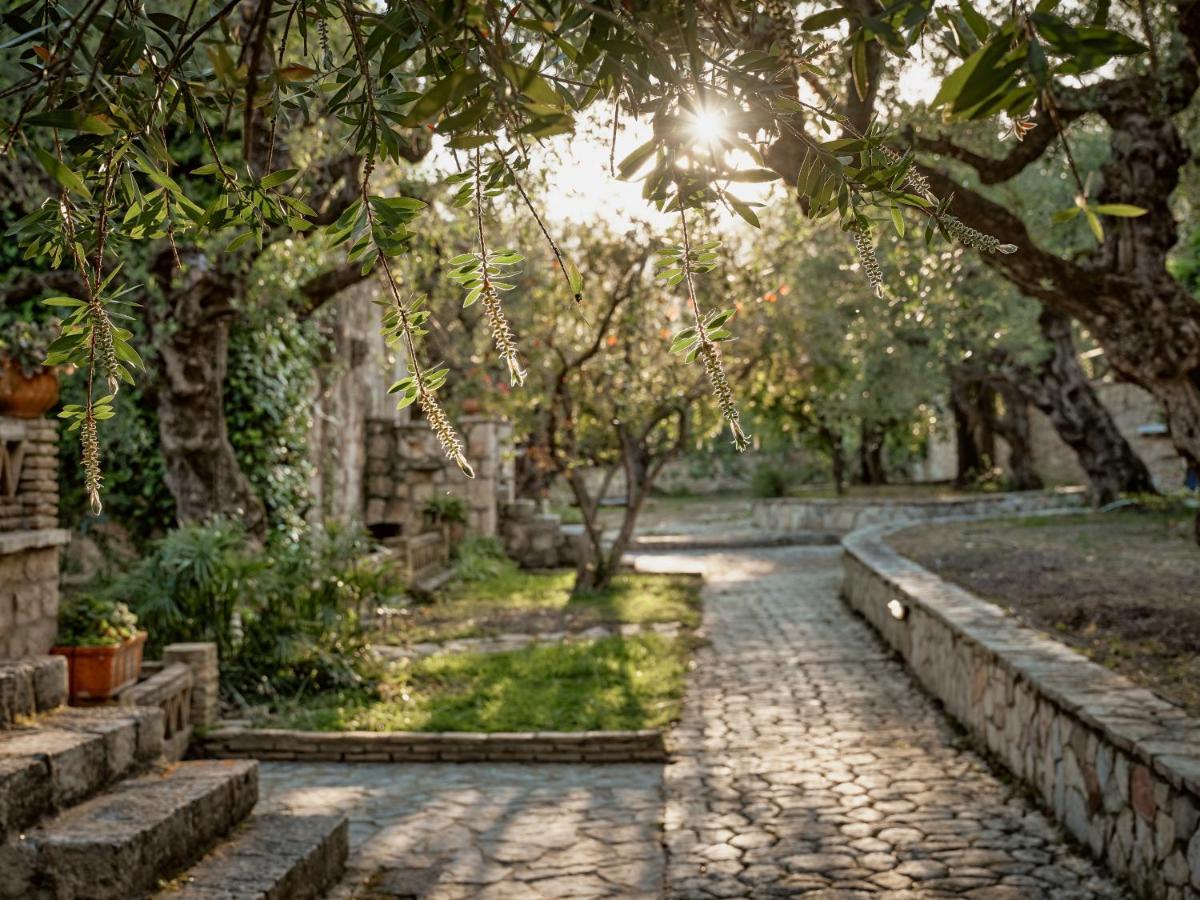 Leeda'S Village Lithakia  Bagian luar foto